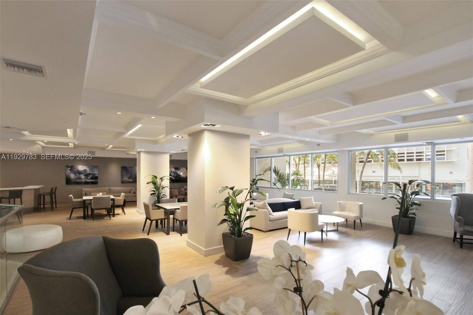 THE DECOPLAGE CONDO - Residential