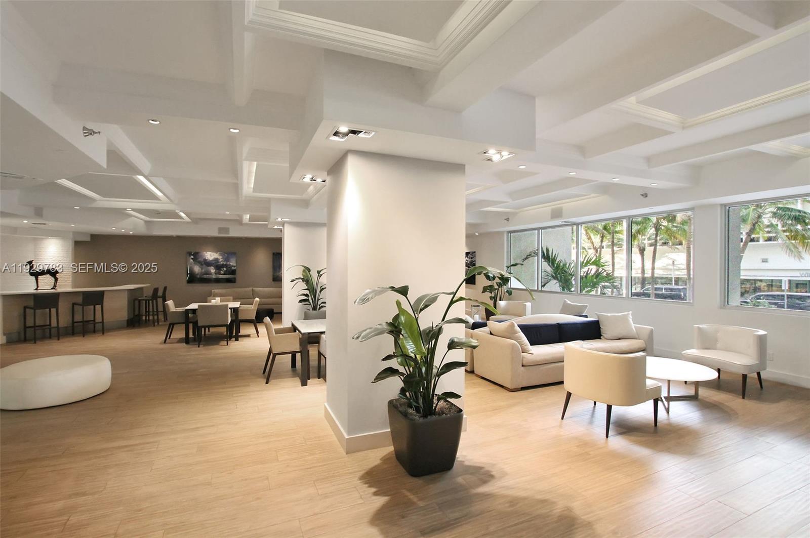 THE DECOPLAGE CONDO - Residential