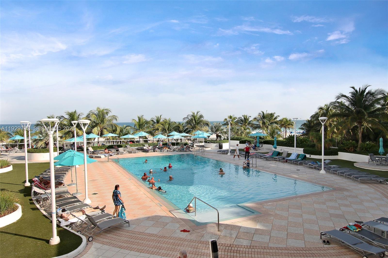 THE DECOPLAGE CONDO - Residential