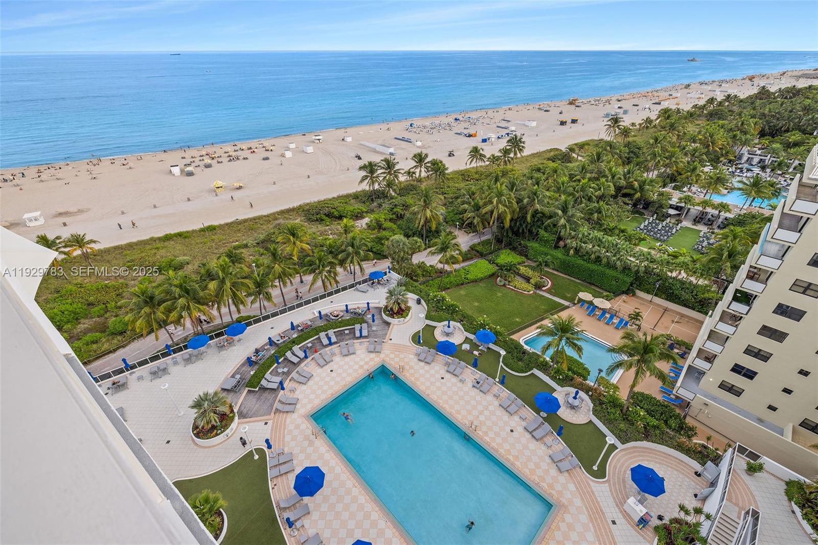 THE DECOPLAGE CONDO - Residential