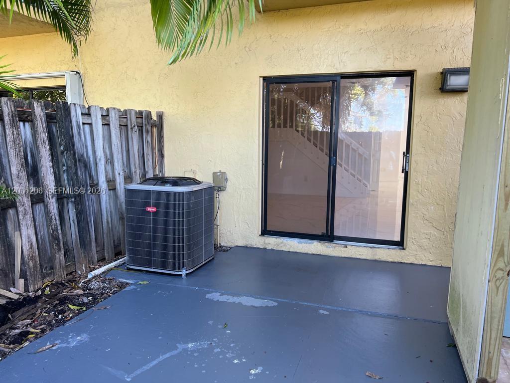 TOWNHOMES OF MONTEREY - Residential Lease