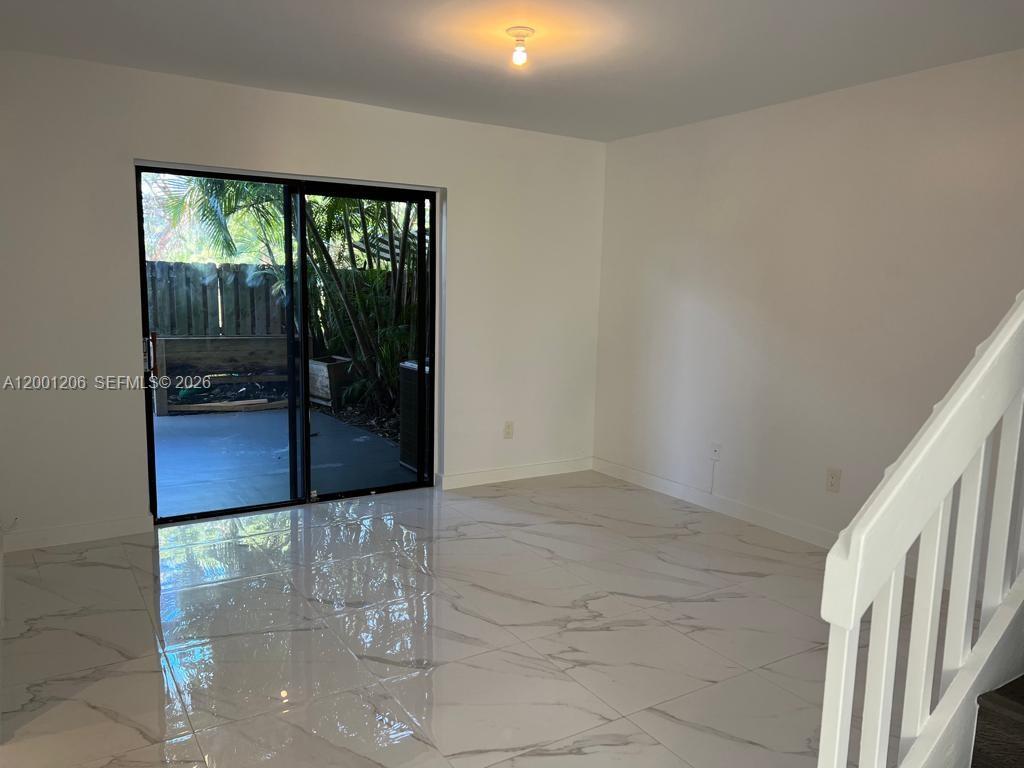 TOWNHOMES OF MONTEREY - Residential Lease