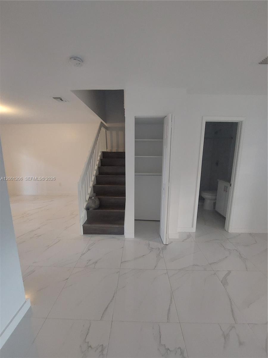 TOWNHOMES OF MONTEREY - Residential Lease