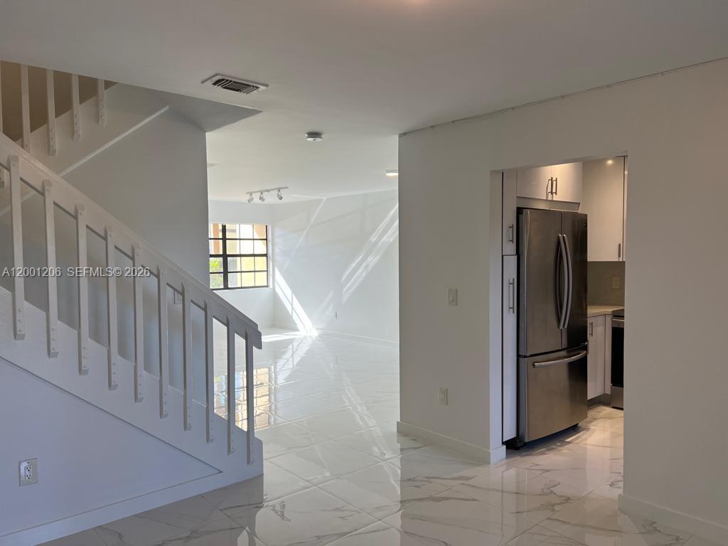 TOWNHOMES OF MONTEREY - Residential Lease