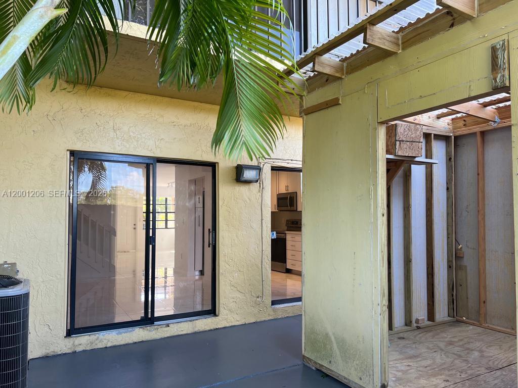 TOWNHOMES OF MONTEREY - Residential Lease