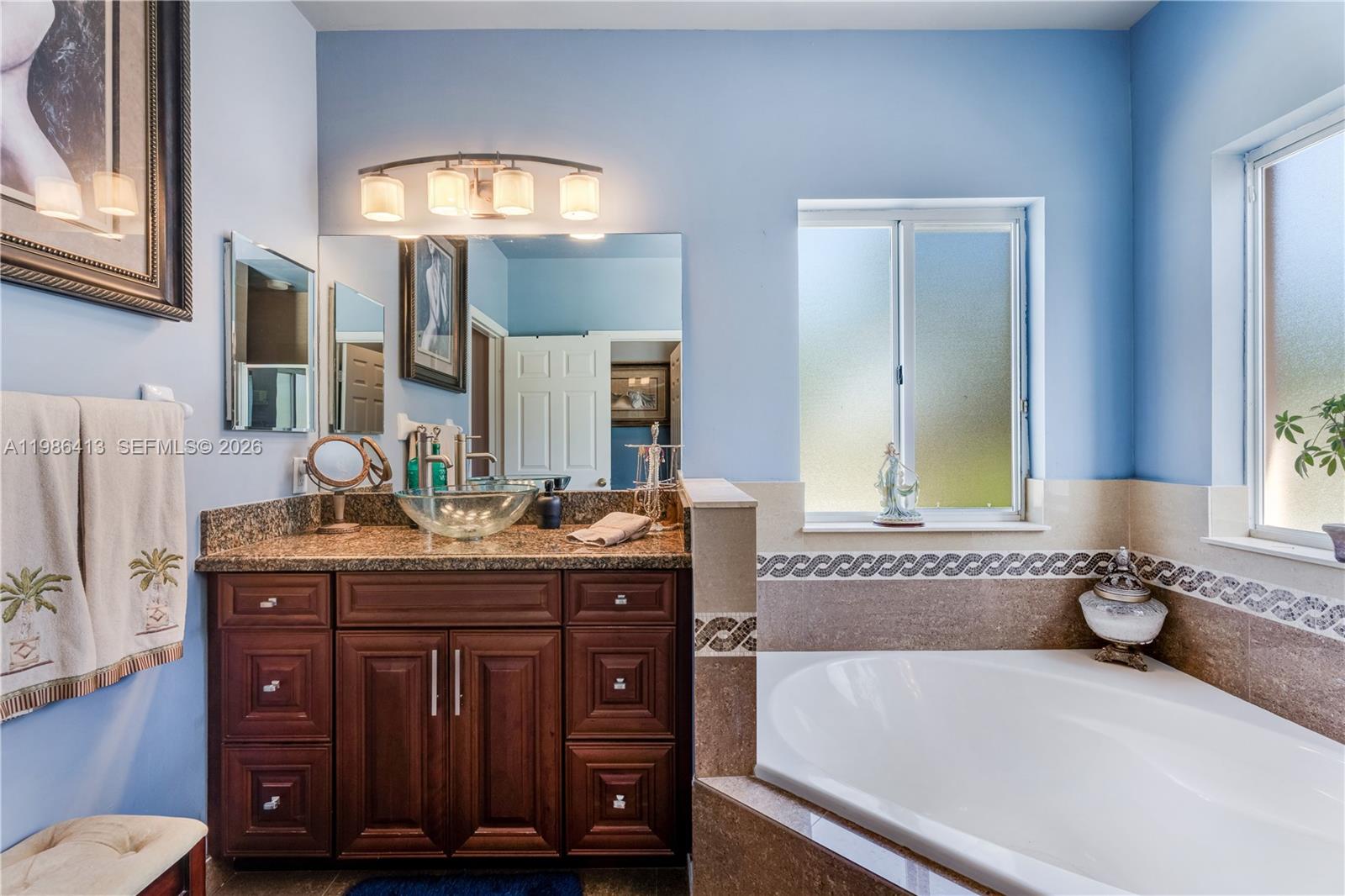 FLORIDIAN BAY ESTATES - Residential Lease