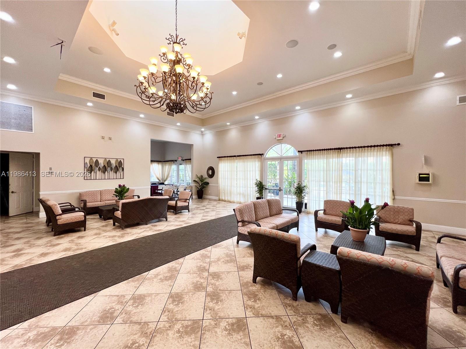 FLORIDIAN BAY ESTATES - Residential Lease