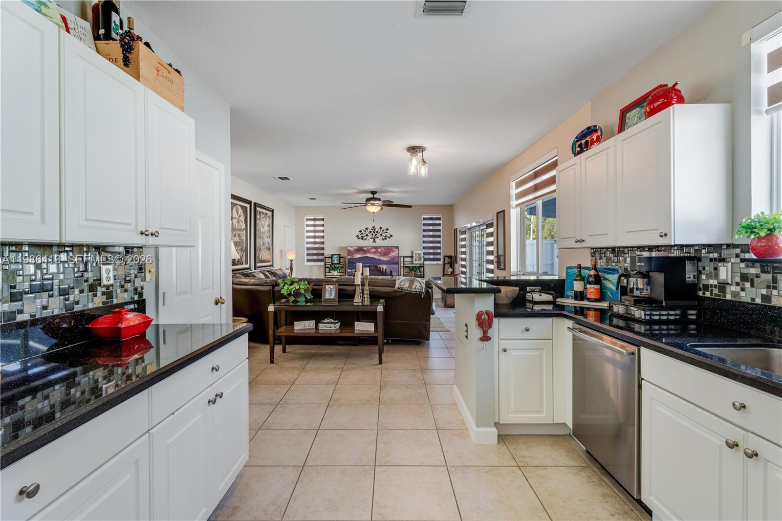 FLORIDIAN BAY ESTATES - Residential Lease