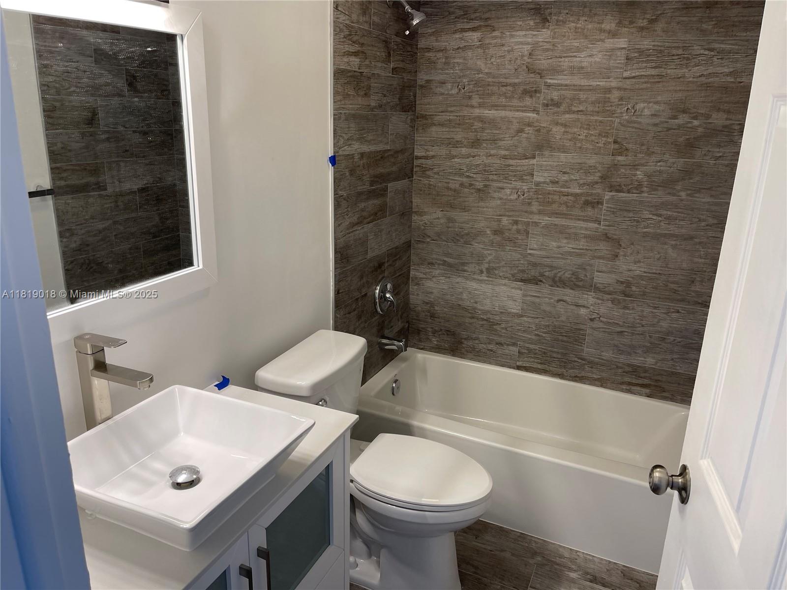 JEFFERSON VILLAS CONDO - Residential Lease