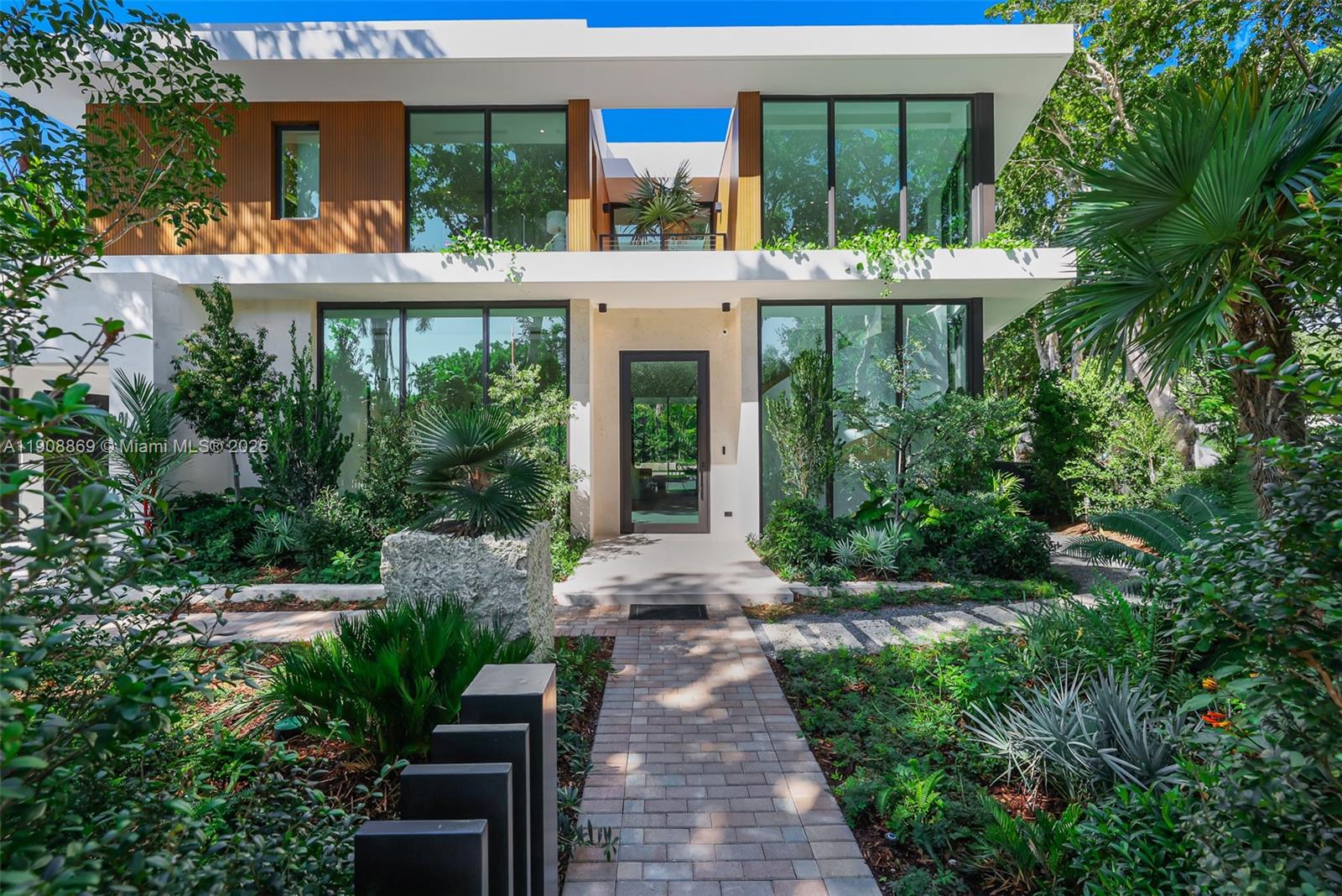 Properties 1 1661 Onaway Dr