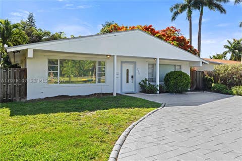 Photo of 230 NE 5th Ave, Dania Beach, FL 33004 (MLS # A12036147)