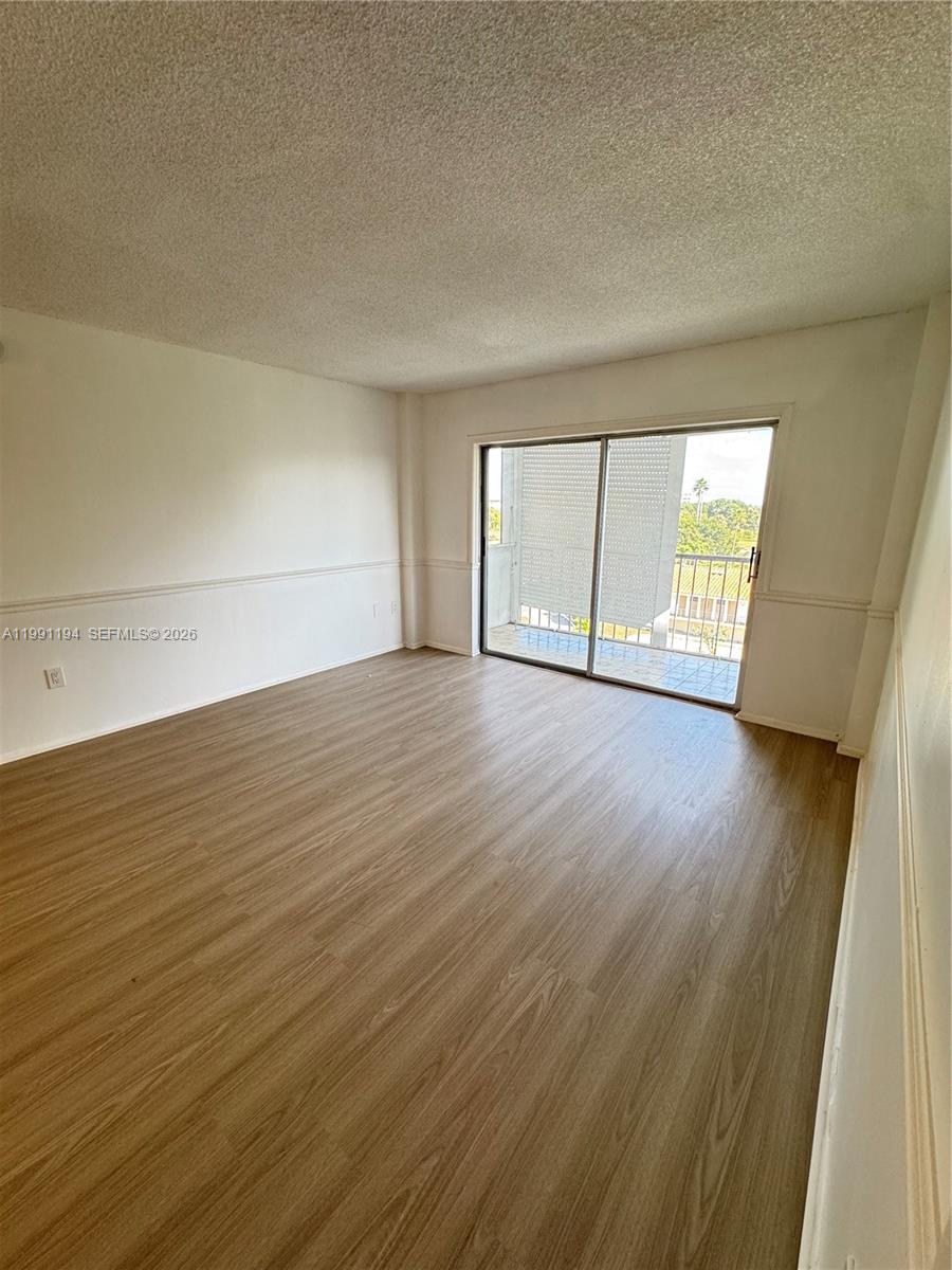 MANORS OF INVERRARY I-5 - Residential Lease