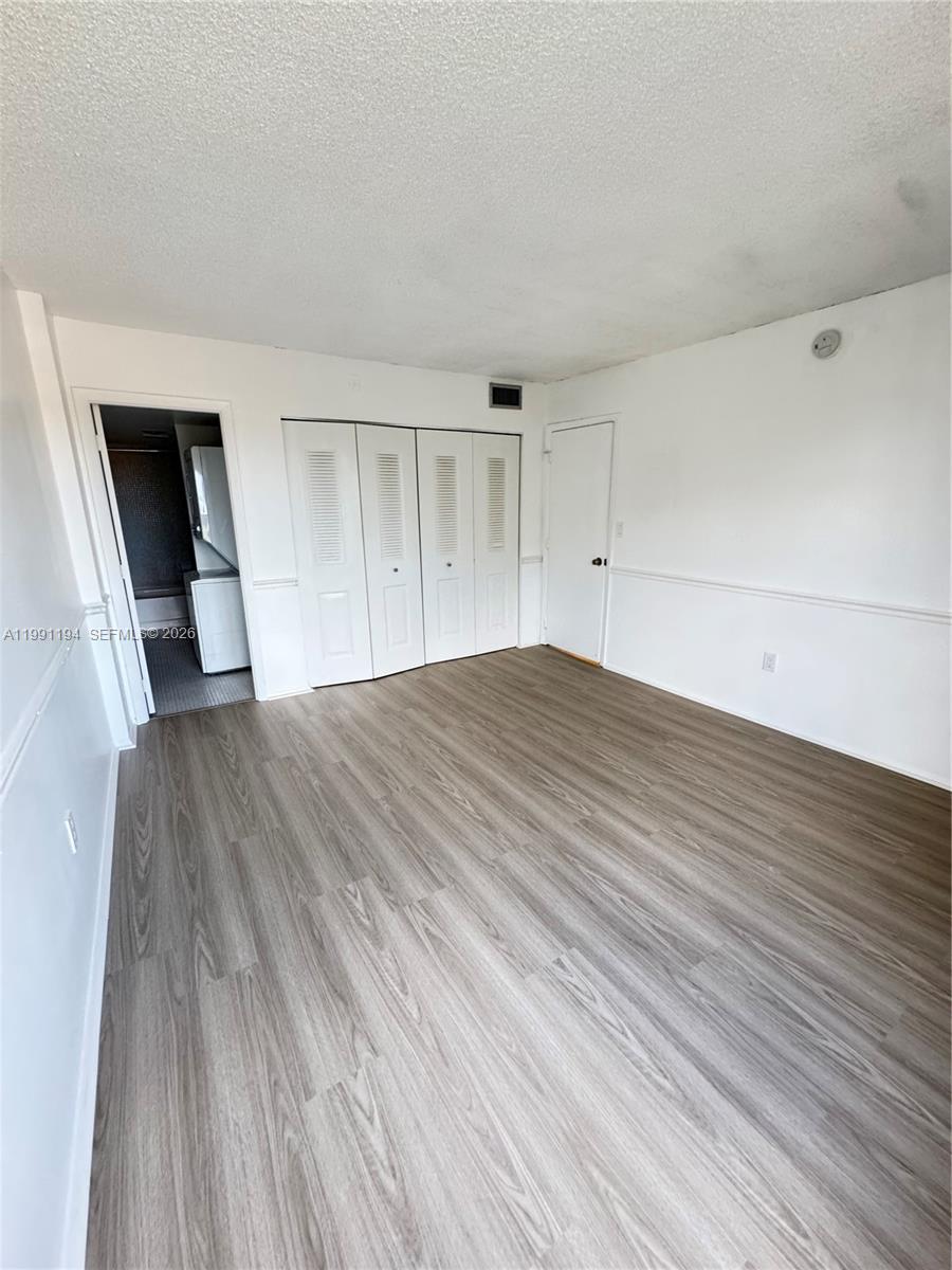 MANORS OF INVERRARY I-5 - Residential Lease