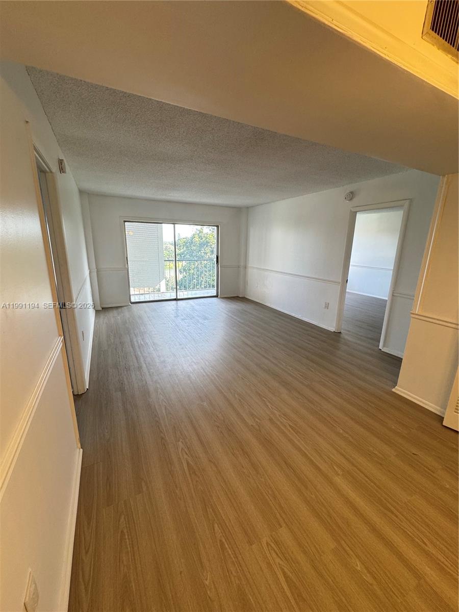 MANORS OF INVERRARY I-5 - Residential Lease