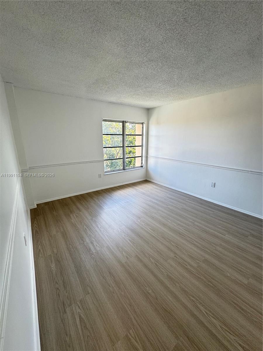 MANORS OF INVERRARY I-5 - Residential Lease