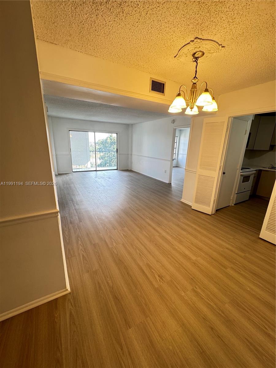 MANORS OF INVERRARY I-5 - Residential Lease