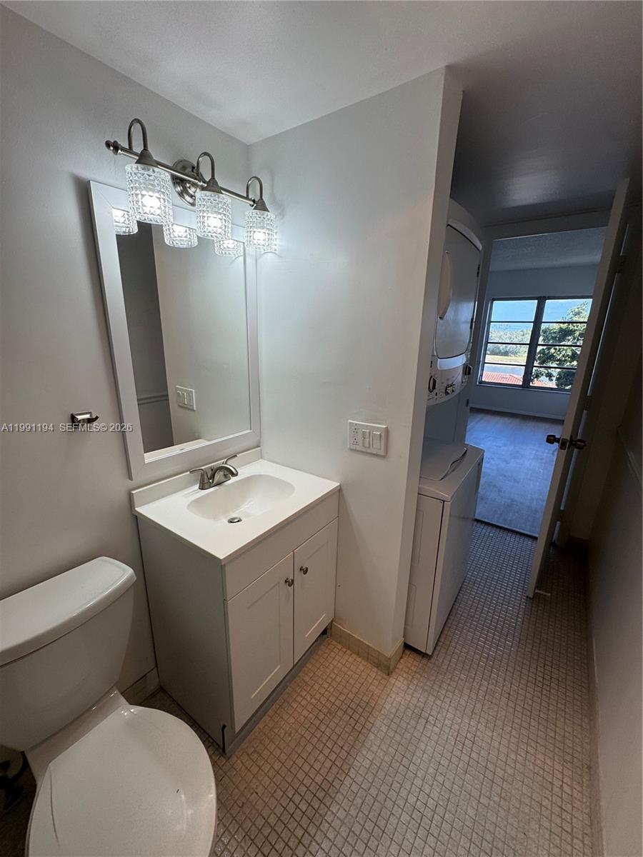 MANORS OF INVERRARY I-5 - Residential Lease