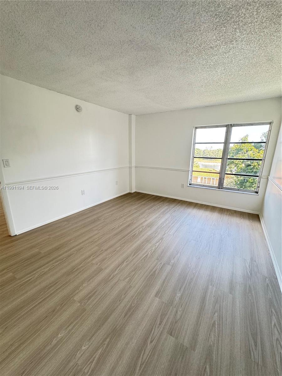 MANORS OF INVERRARY I-5 - Residential Lease