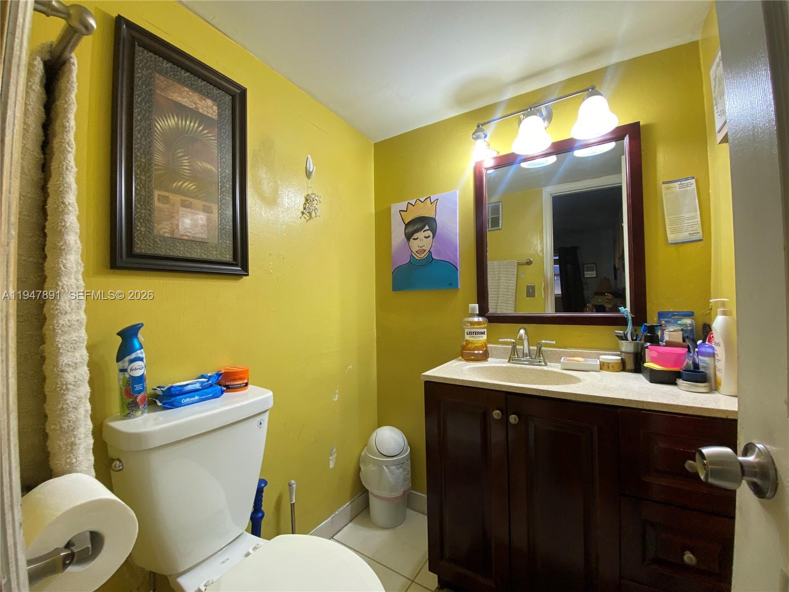 LAKESIDE CONDO AT LAUDERD - Residential