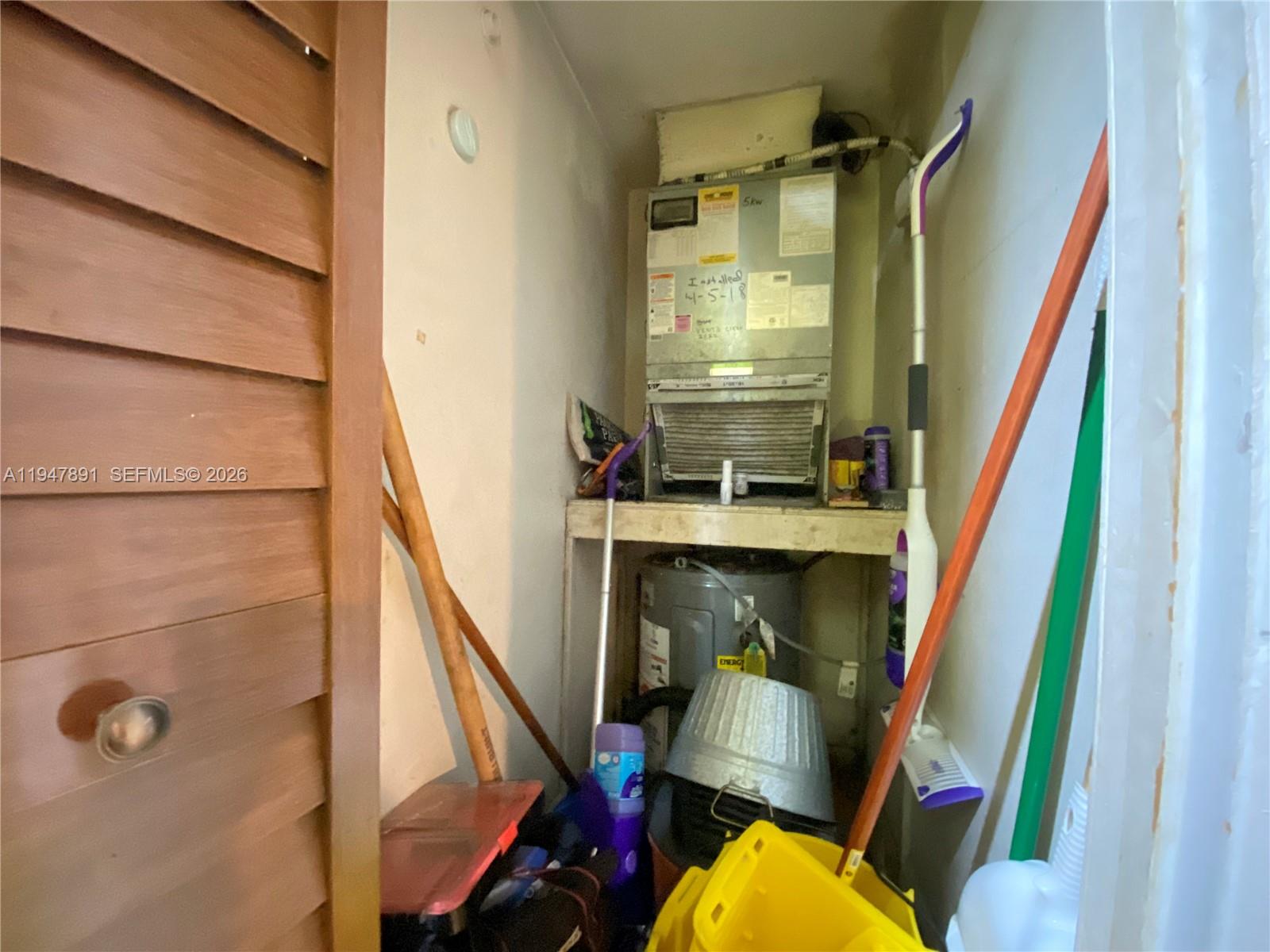 LAKESIDE CONDO AT LAUDERD - Residential