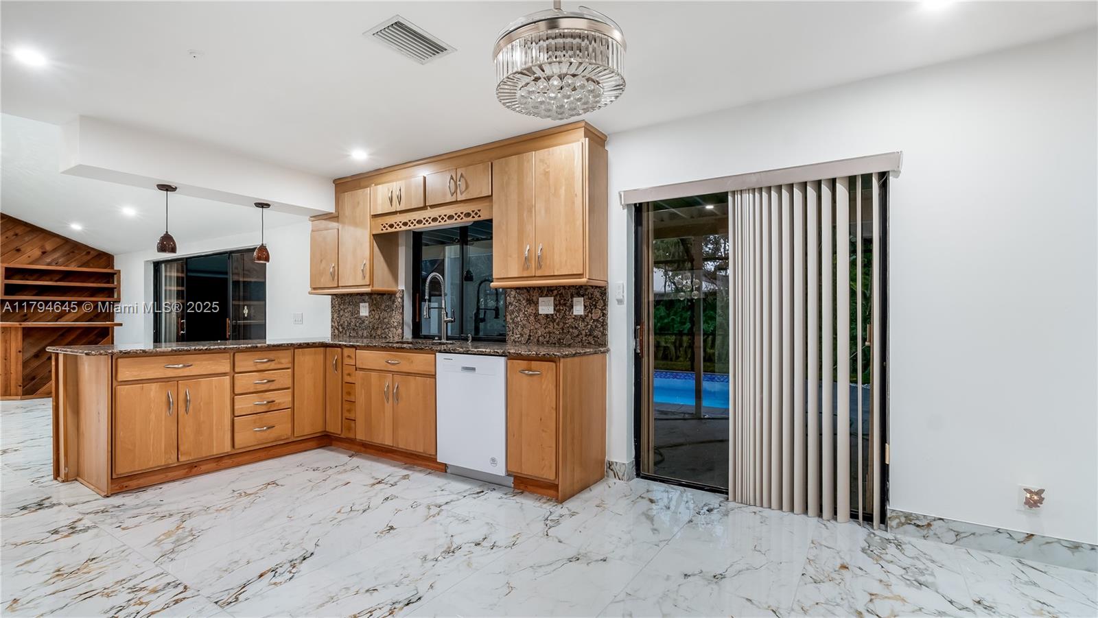 MAPLEWOOD - Residential