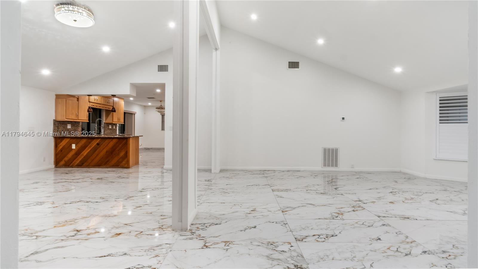 MAPLEWOOD - Residential