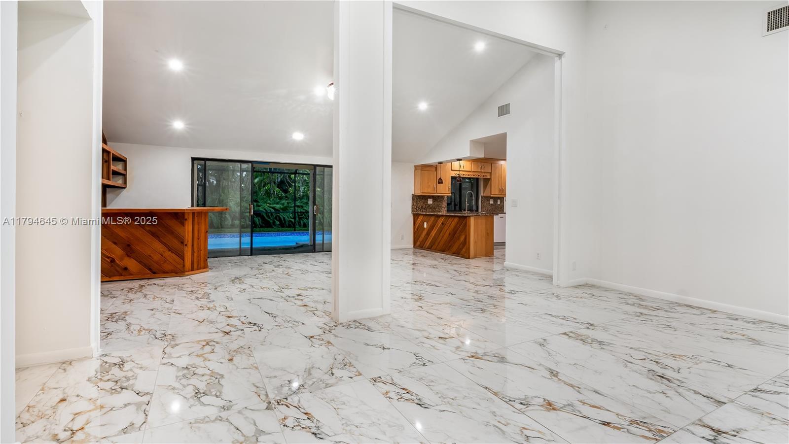 MAPLEWOOD - Residential