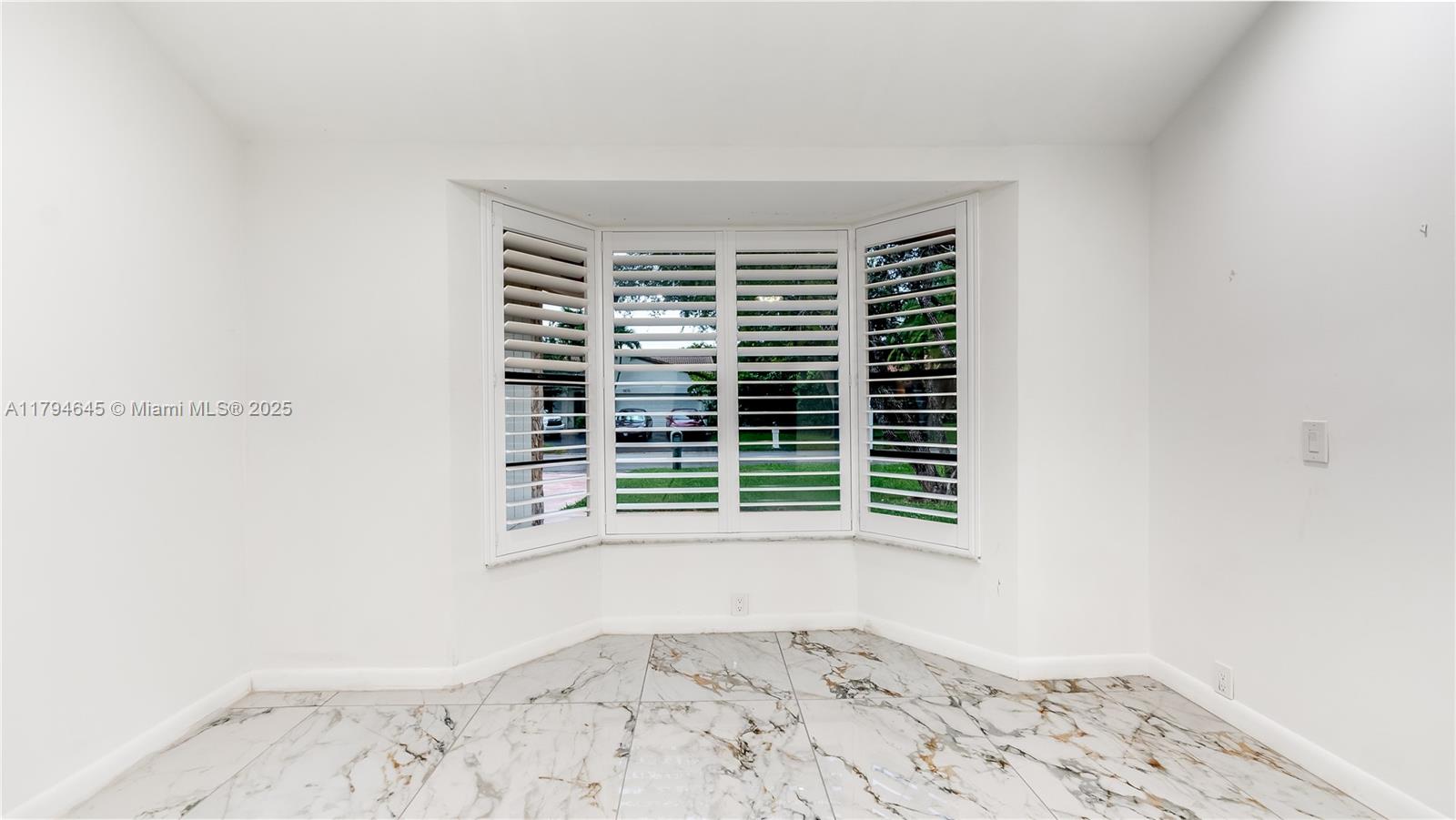 MAPLEWOOD - Residential