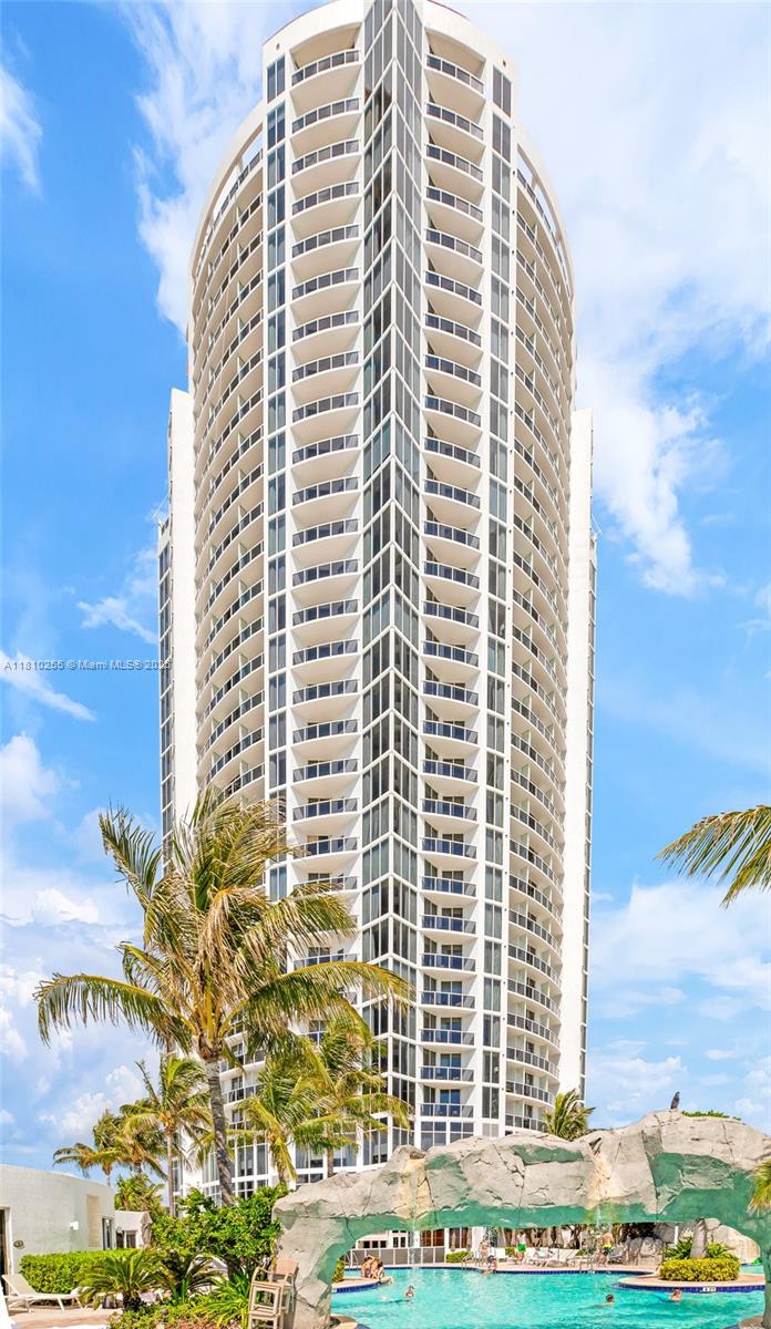 TRUMP INTERNATIONAL SONES - Residential