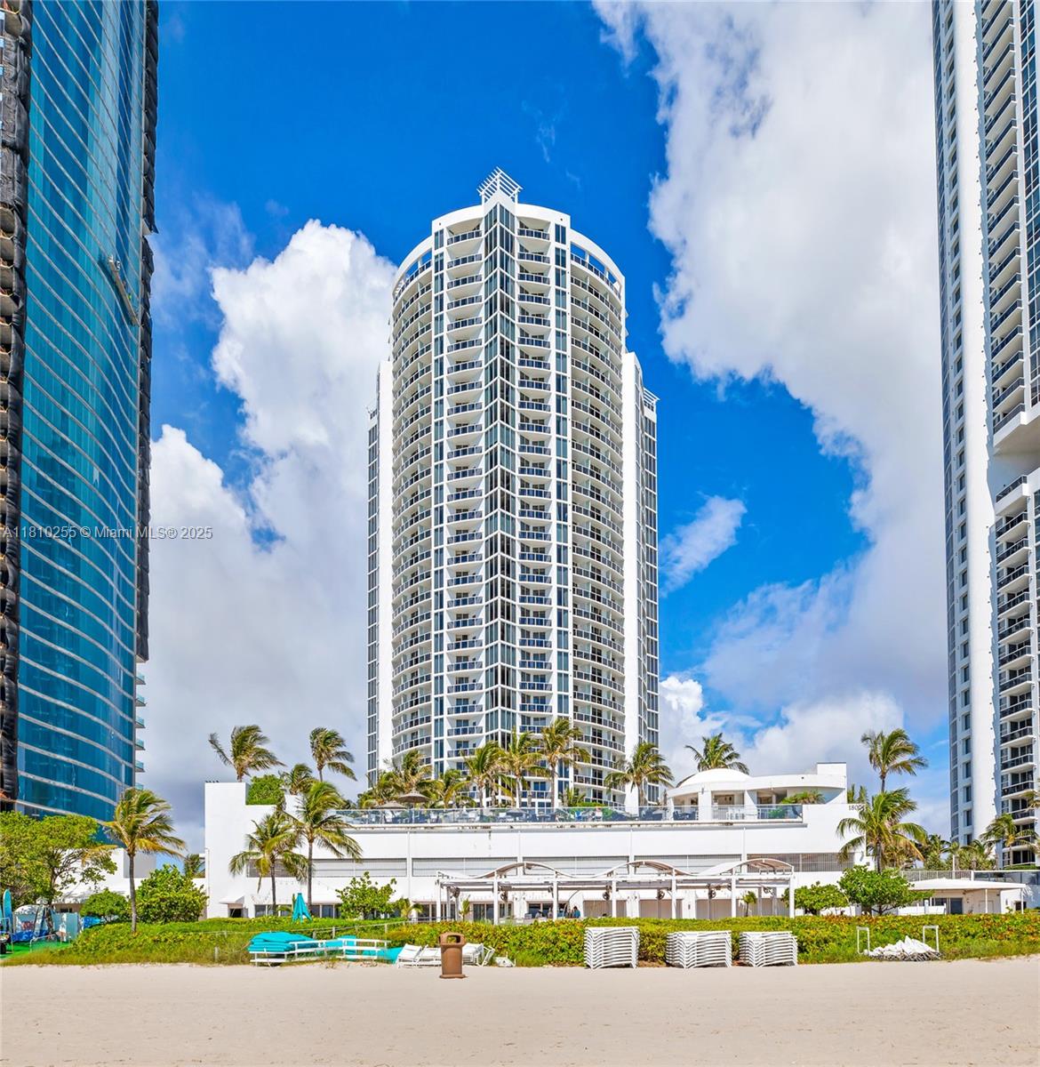 TRUMP INTERNATIONAL SONES - Residential