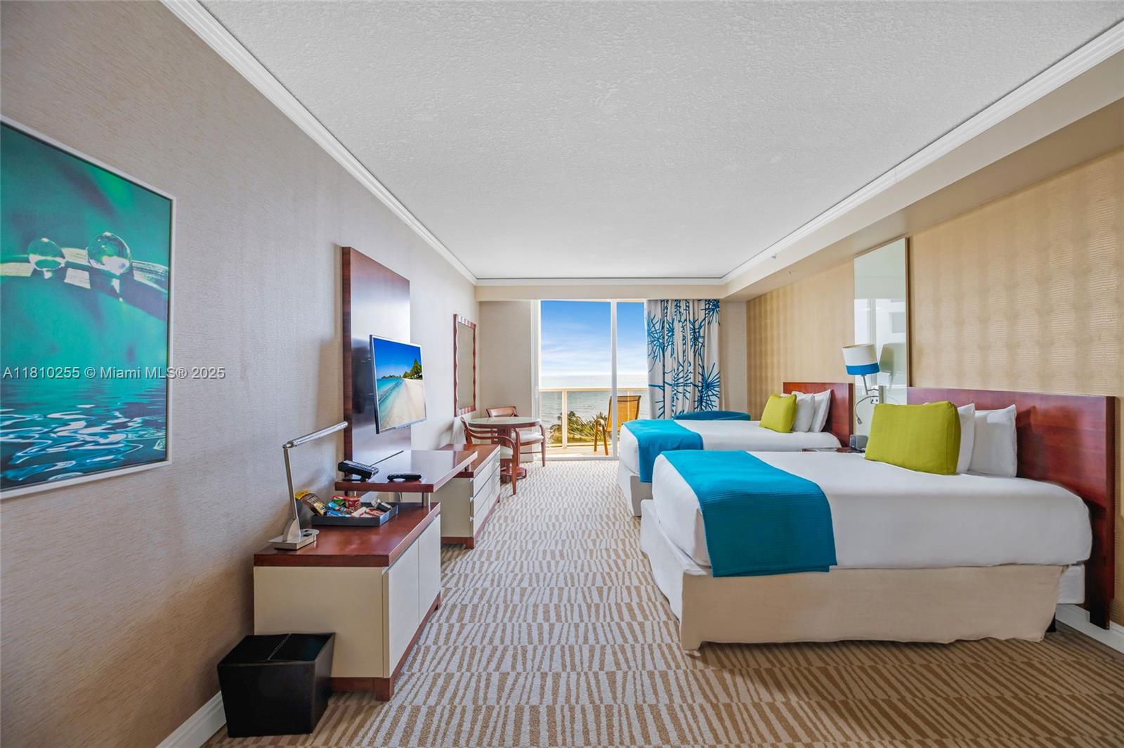 TRUMP INTERNATIONAL SONES - Residential
