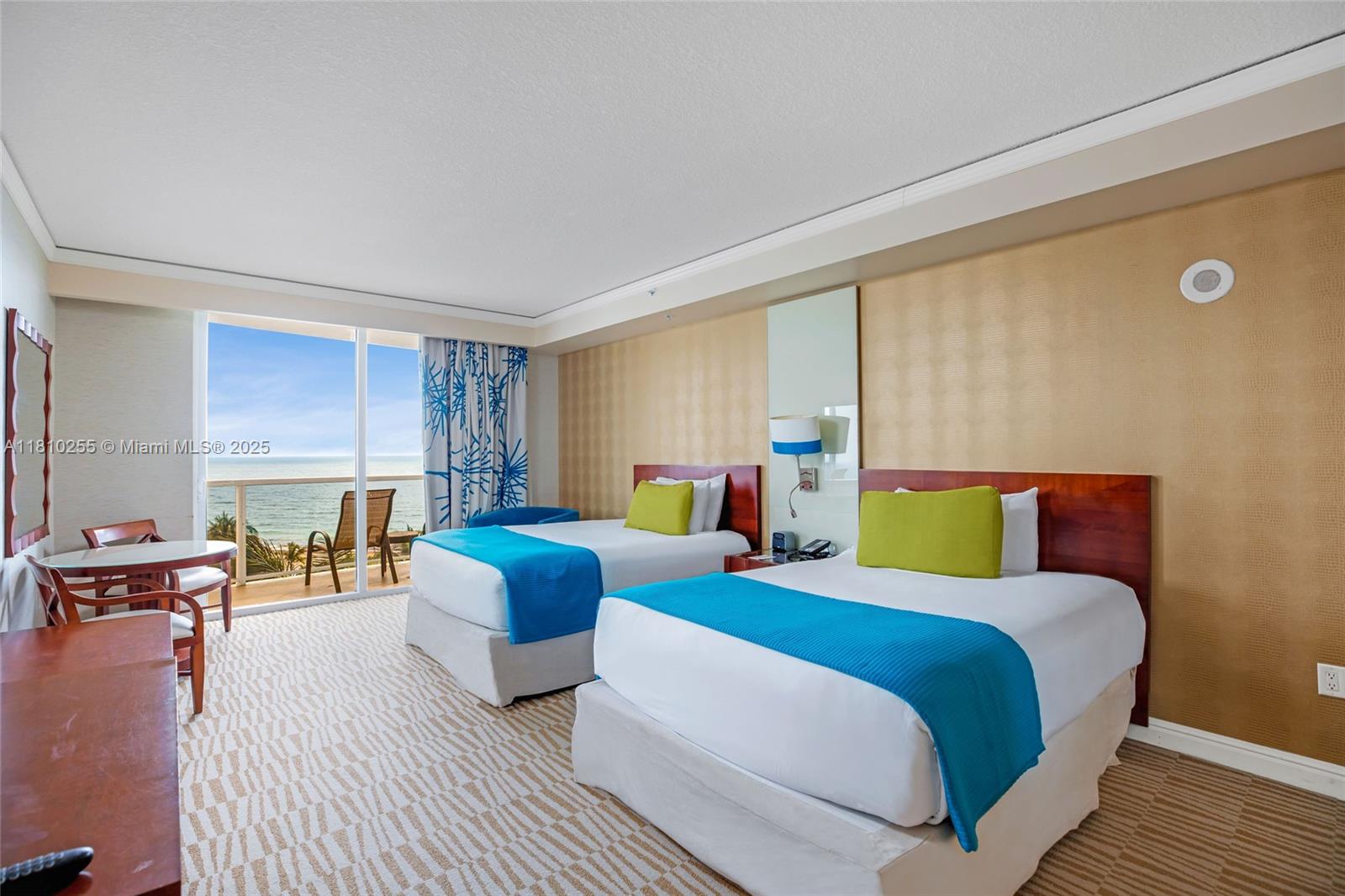TRUMP INTERNATIONAL SONES - Residential