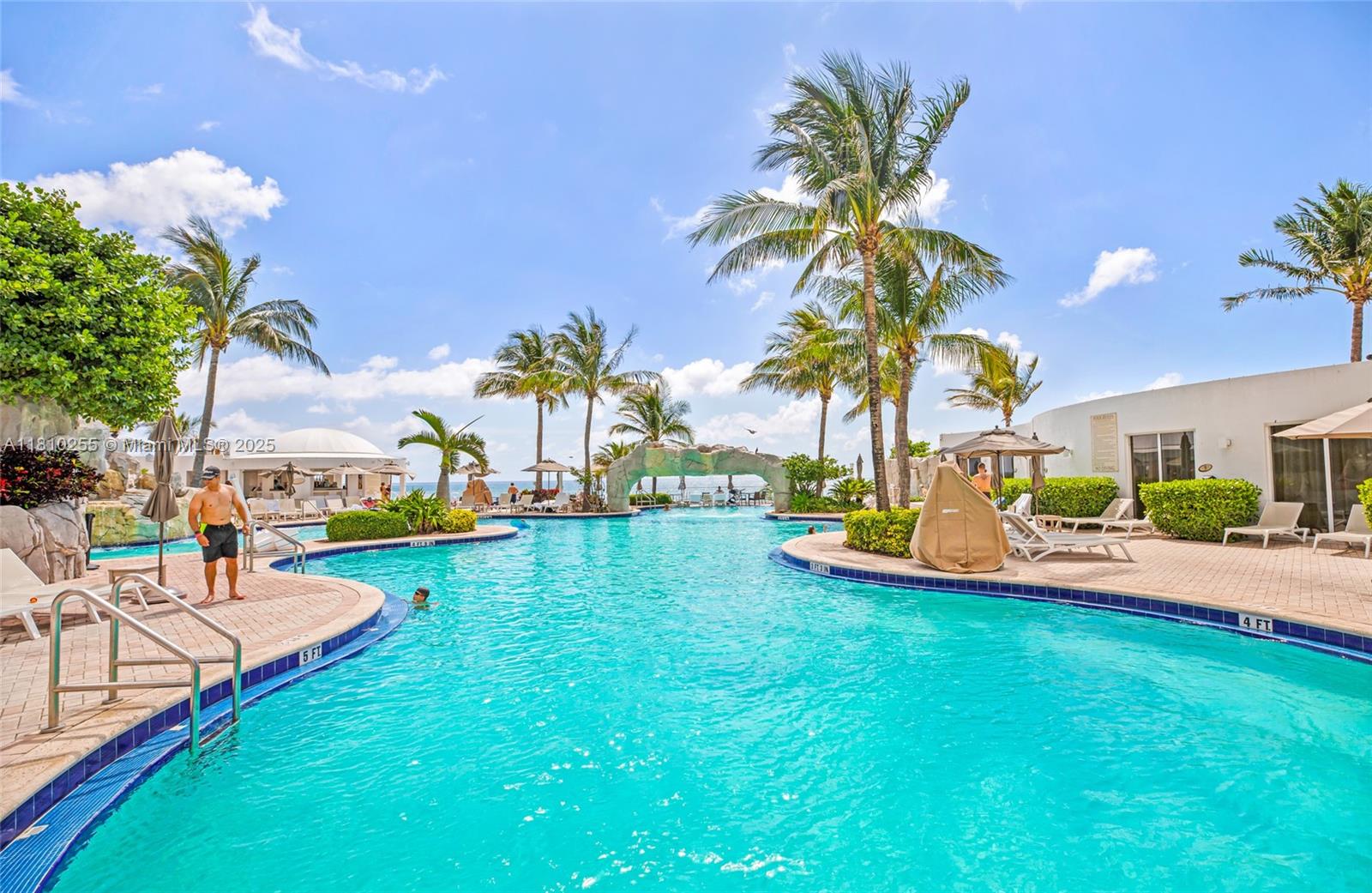 TRUMP INTERNATIONAL SONES - Residential