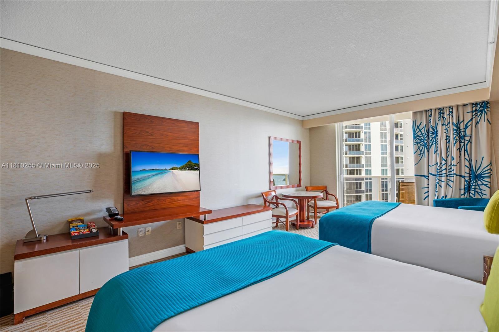 TRUMP INTERNATIONAL SONES - Residential
