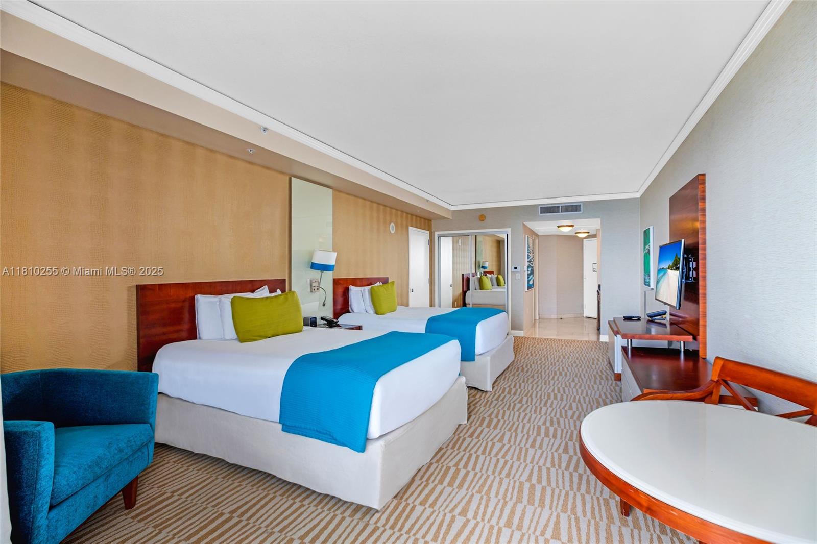 TRUMP INTERNATIONAL SONES - Residential