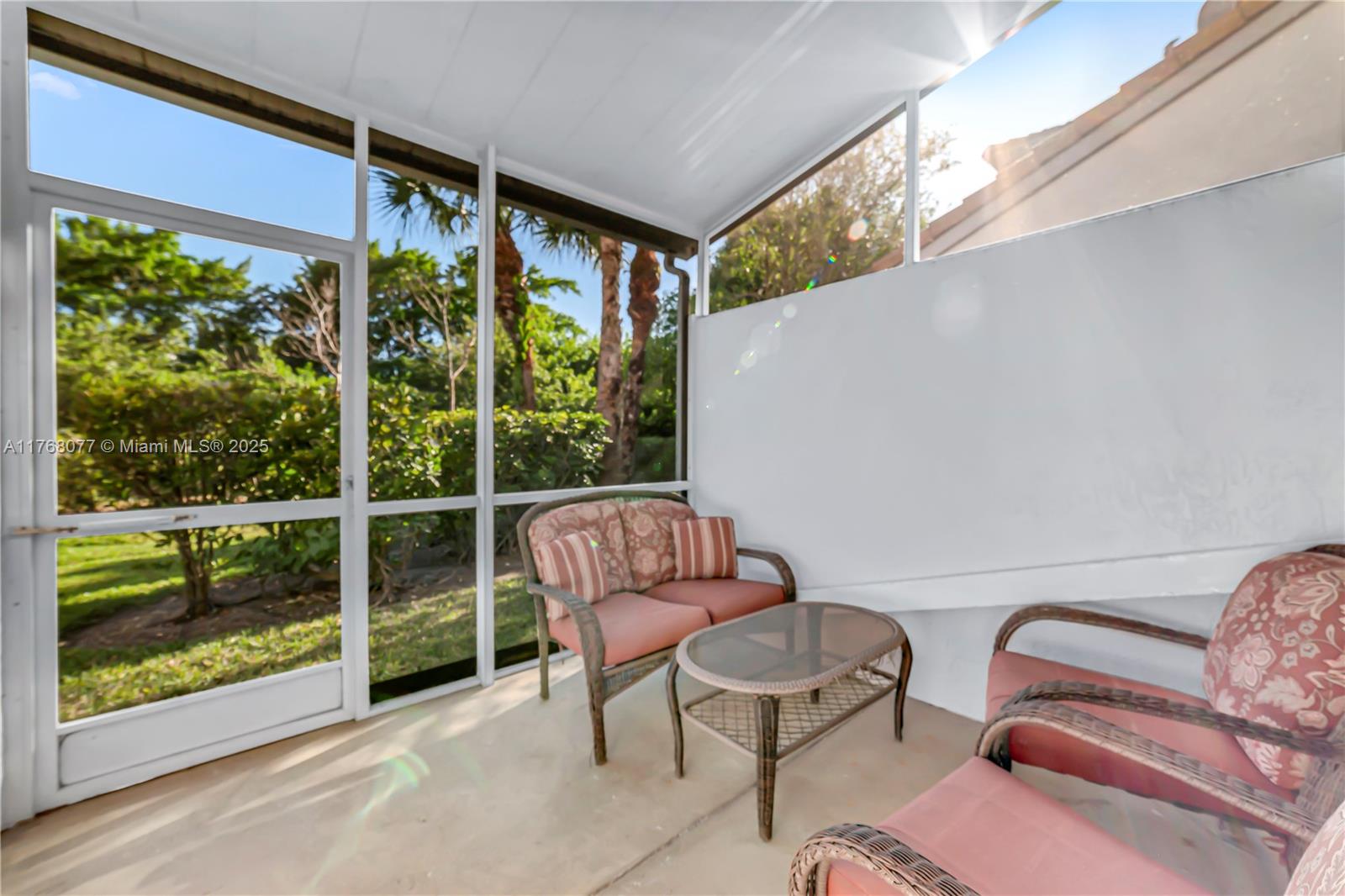 PEMBROKE SHORES - Residential