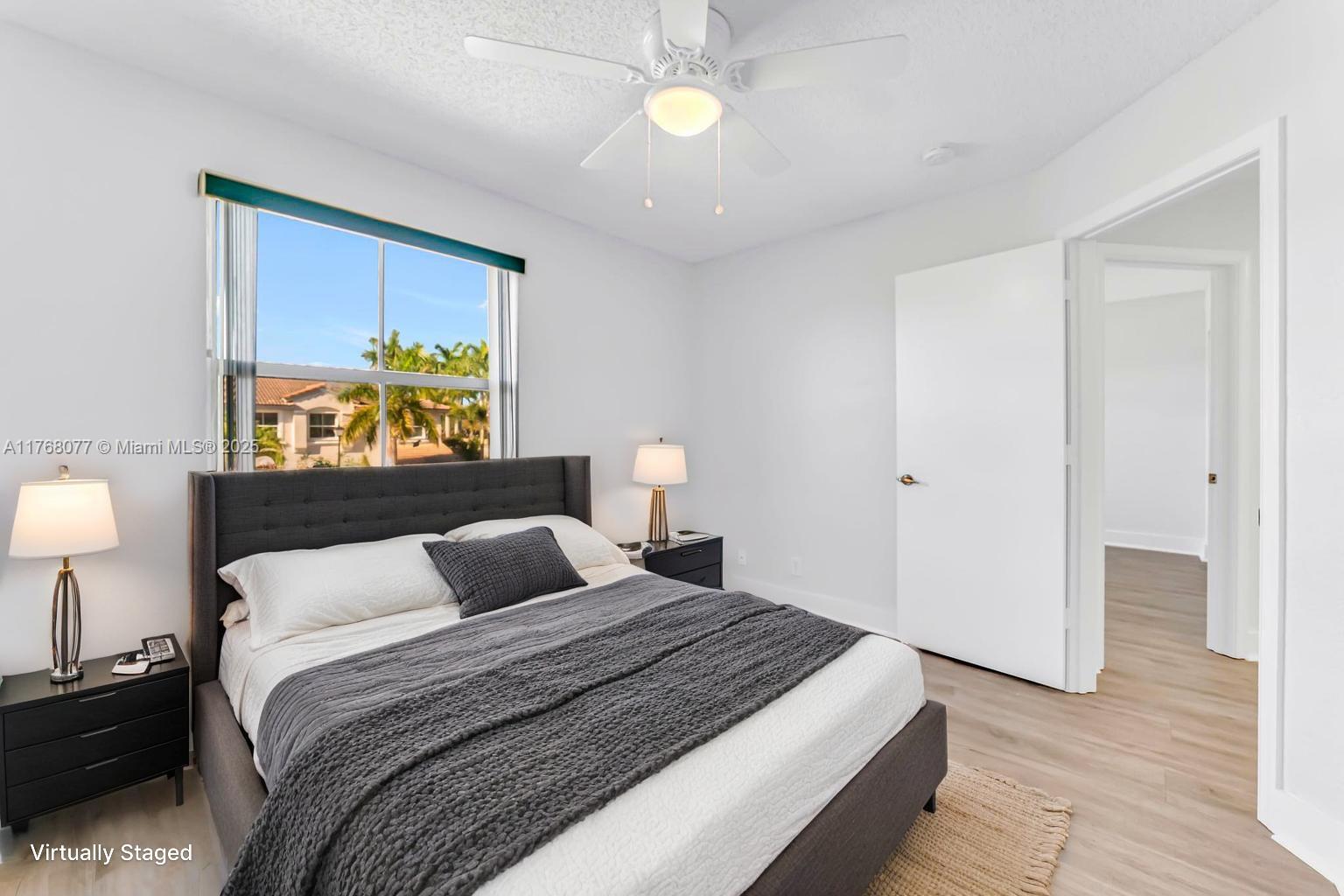 PEMBROKE SHORES - Residential