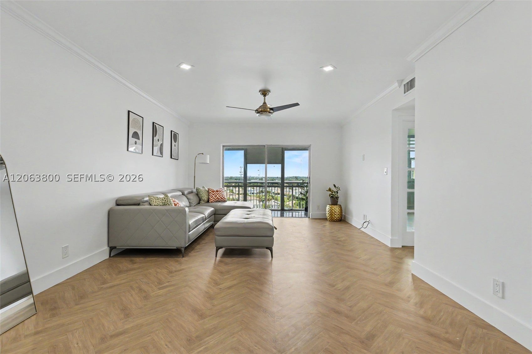 4400 Hillcrest Dr 1005A