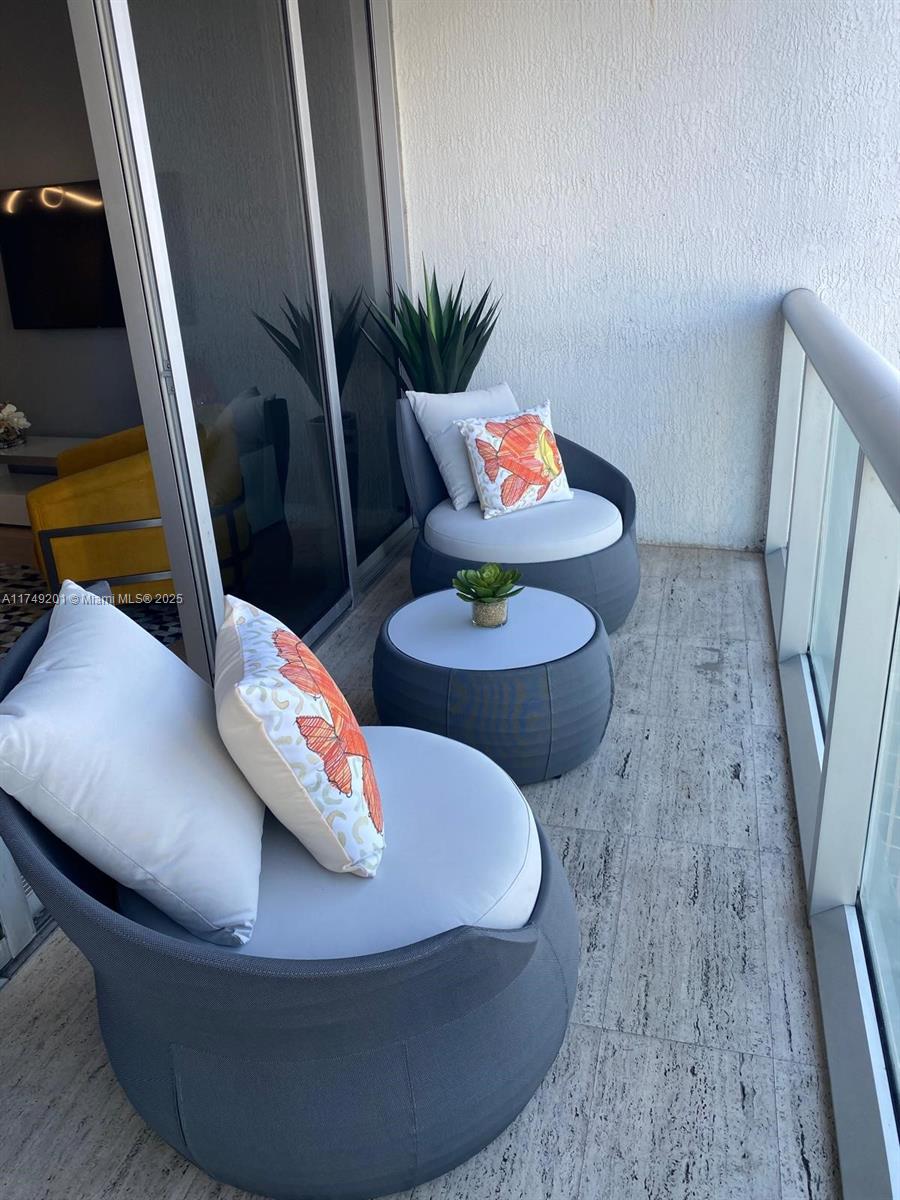 ICON BRICKELL CONDO NO 3 - Residential