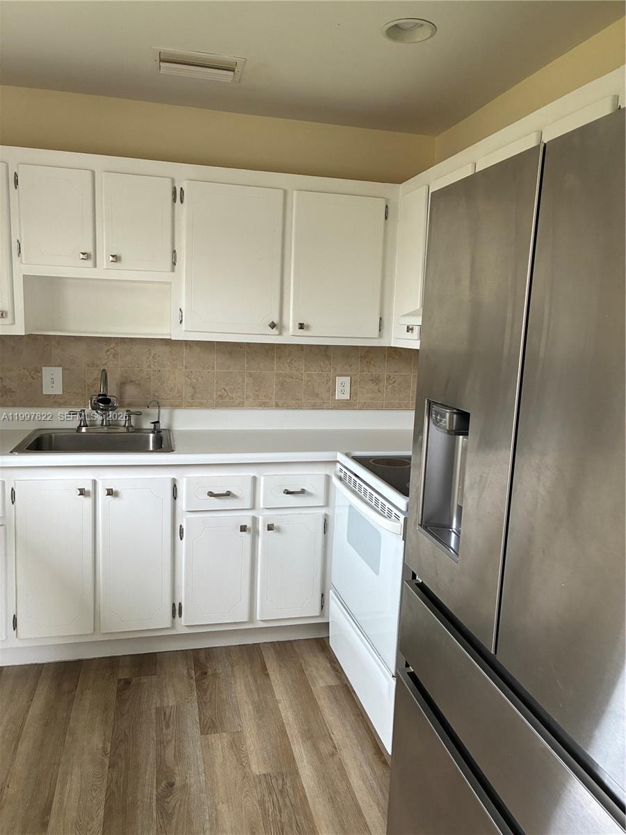 KINGS POINT - Residential