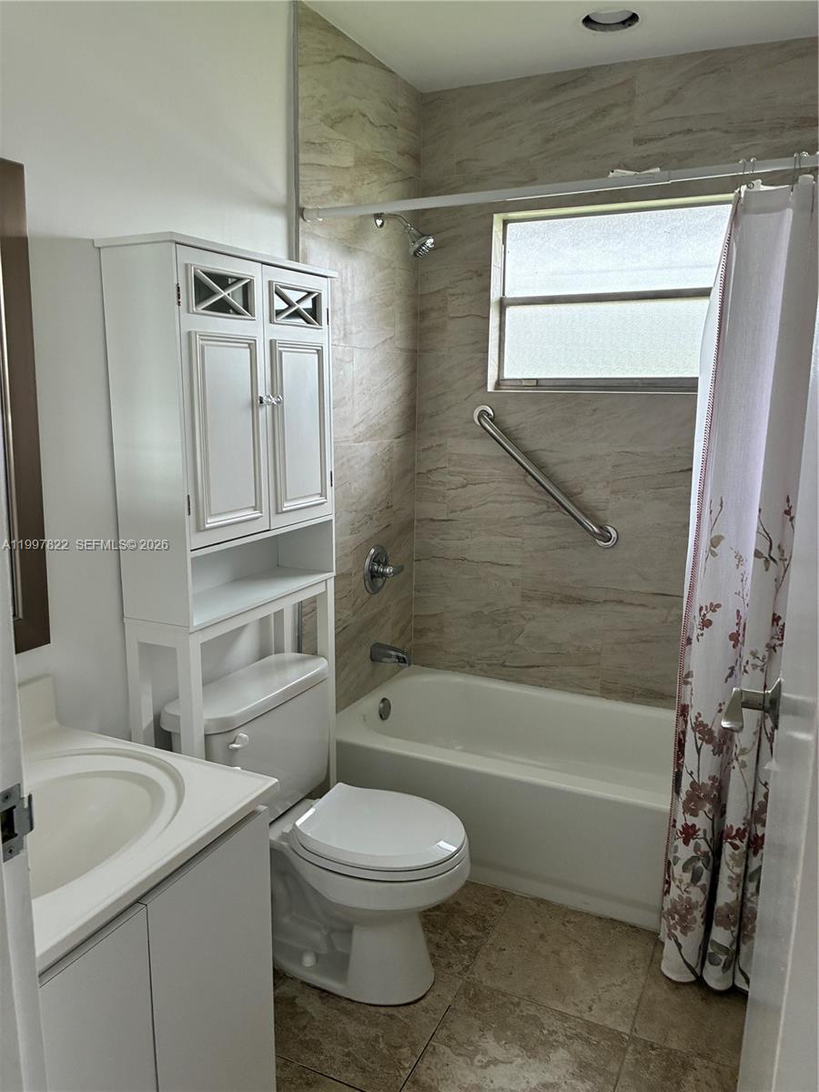 KINGS POINT - Residential