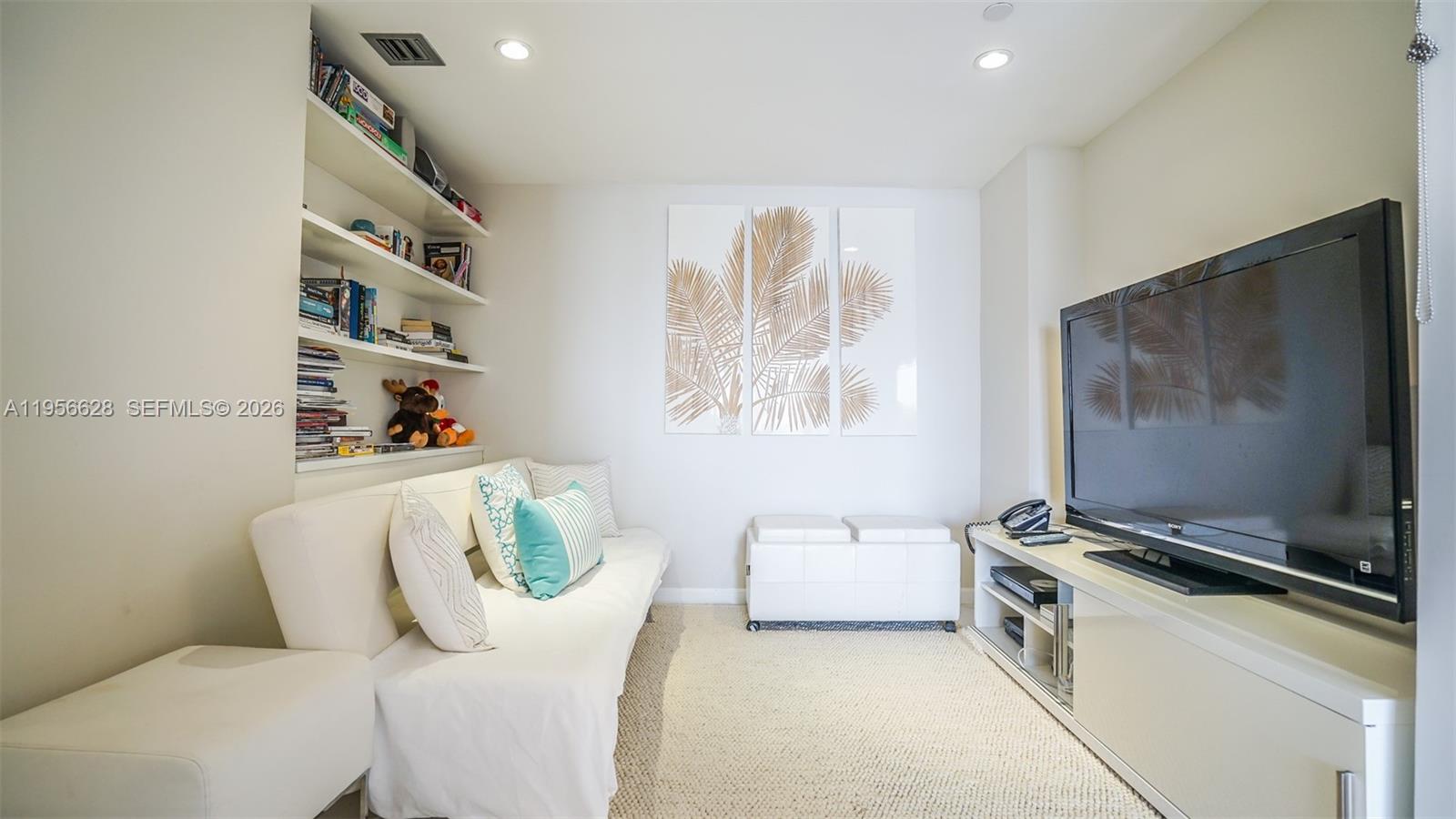 TERRACES NORTH TURNBERRY - Residential Lease