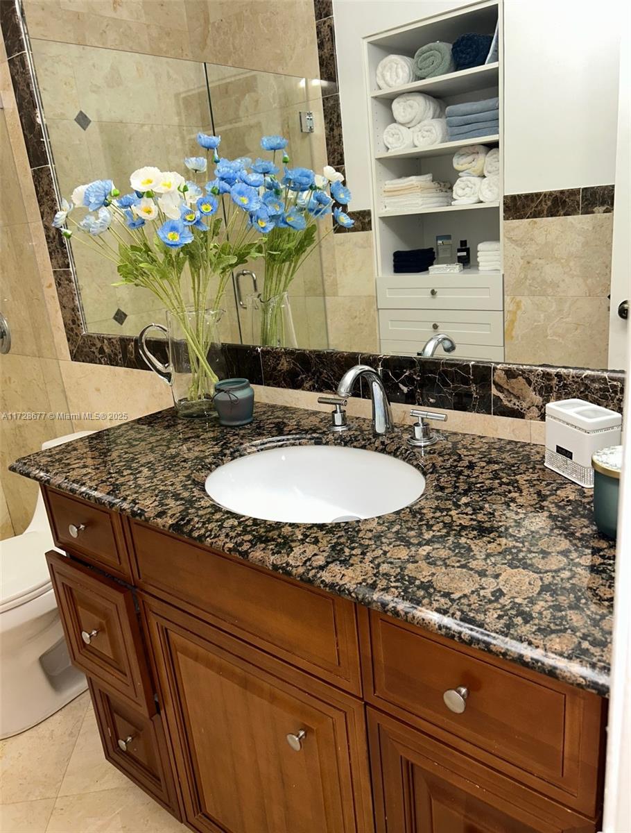 LA HACIENDA COUNTRY CLUB - Residential