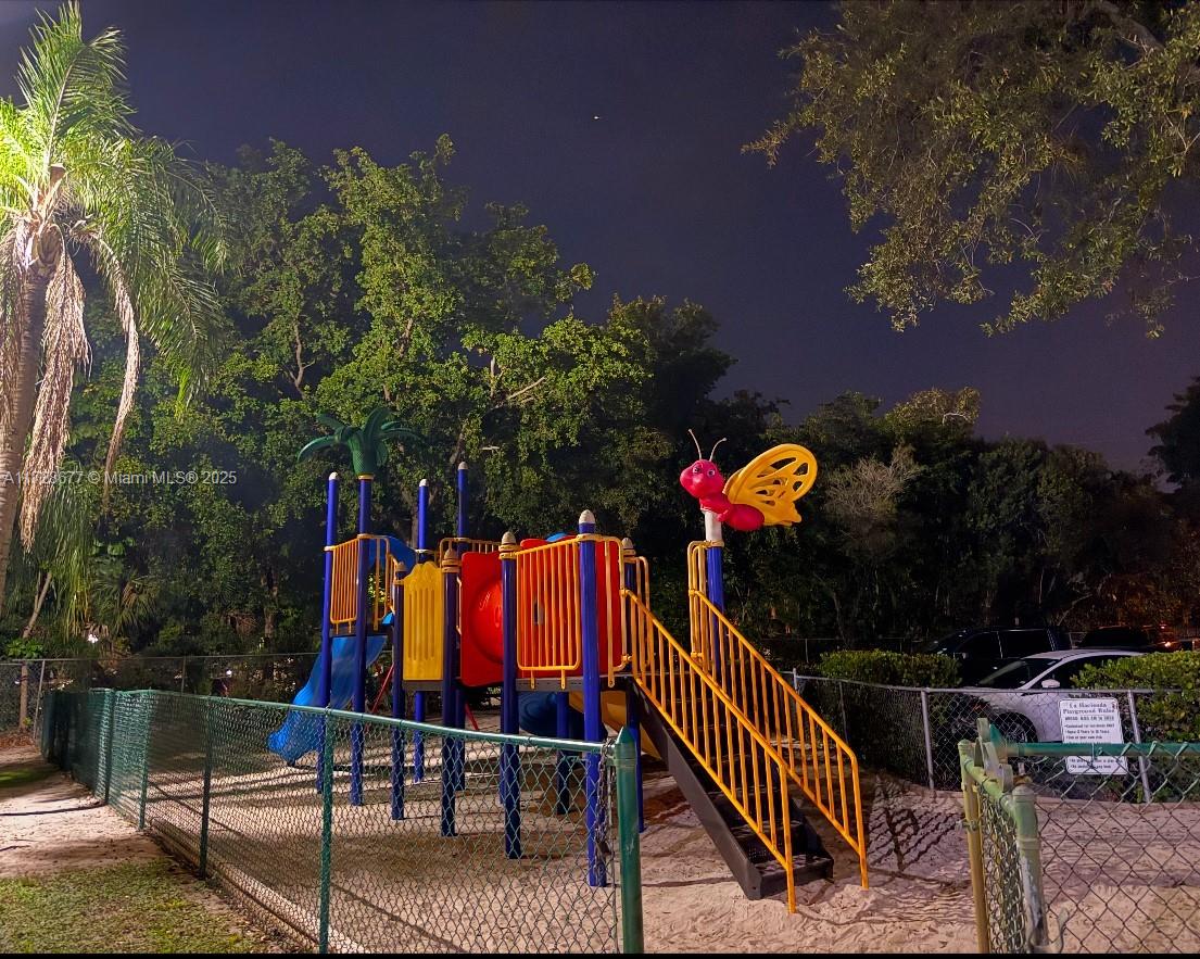 LA HACIENDA COUNTRY CLUB - Residential