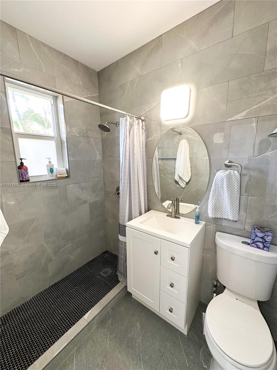 ENCLAVE WATERSIDE VILLAS - Residential