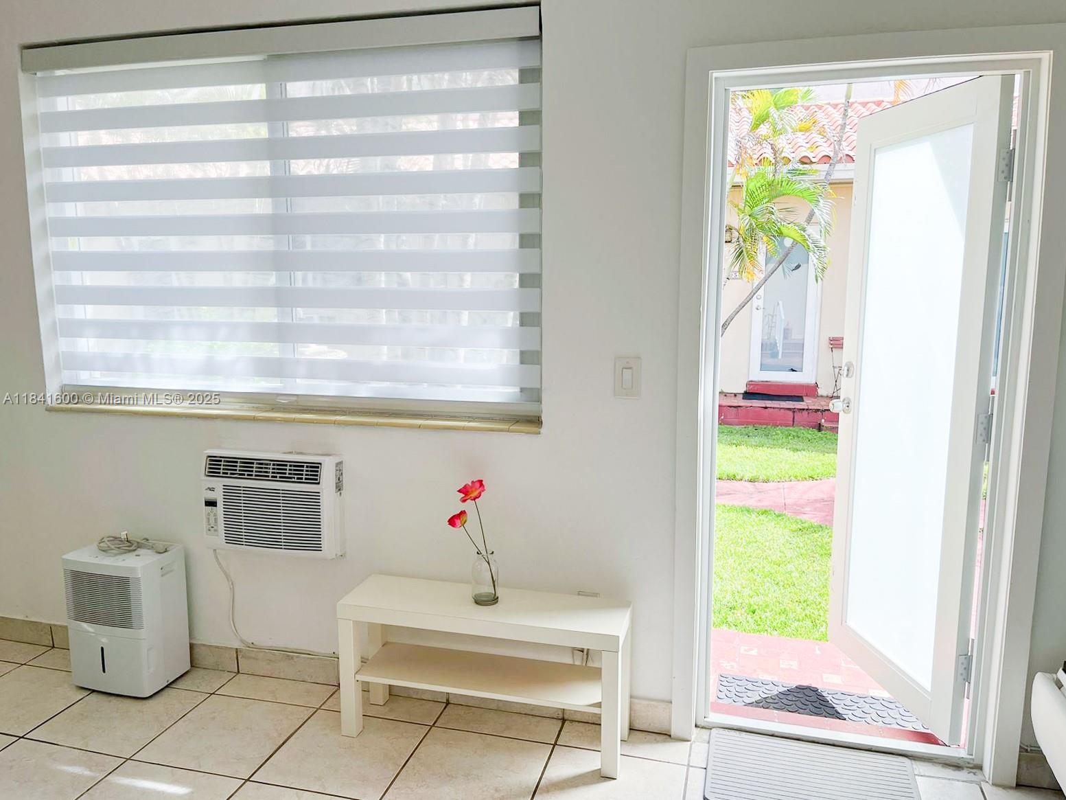 ENCLAVE WATERSIDE VILLAS - Residential