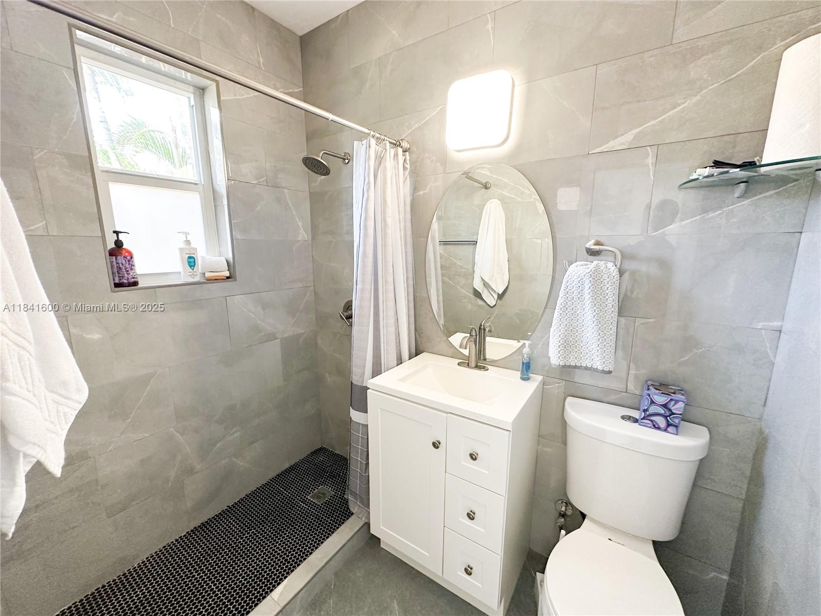 ENCLAVE WATERSIDE VILLAS - Residential