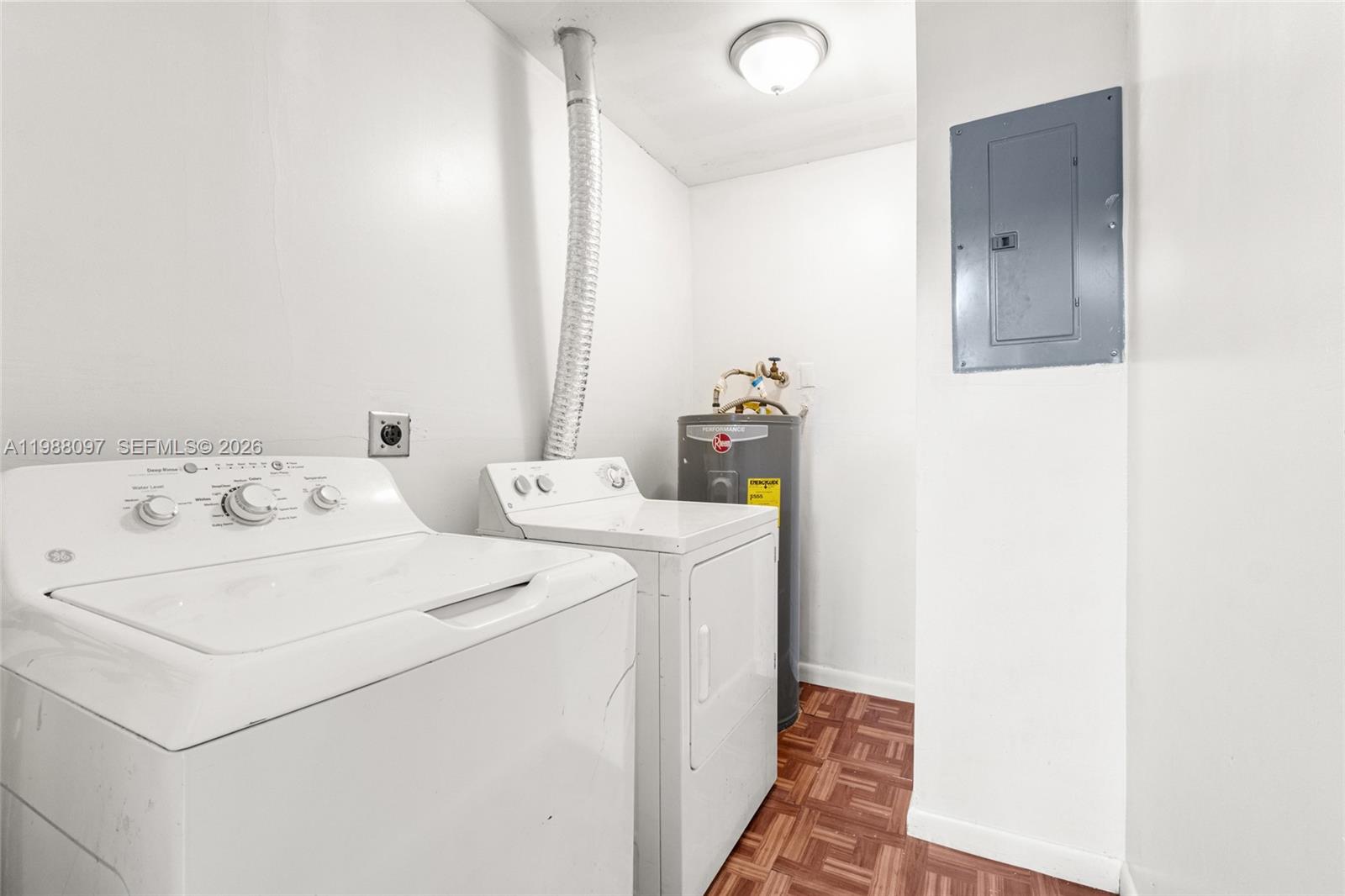 SEAPINES - Residential Lease