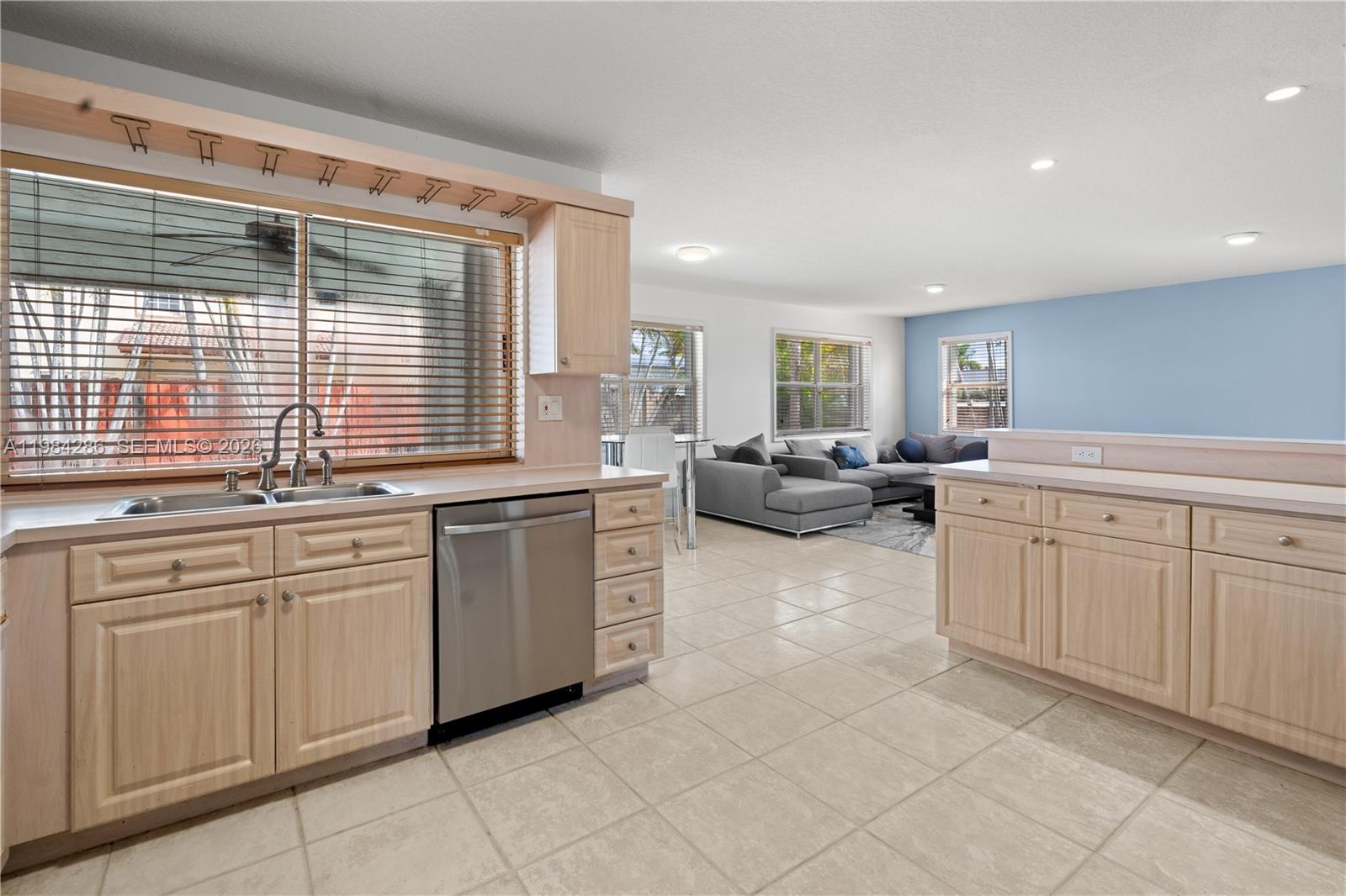 HAMMOCKS SHORES 2ND ADDN - Residential