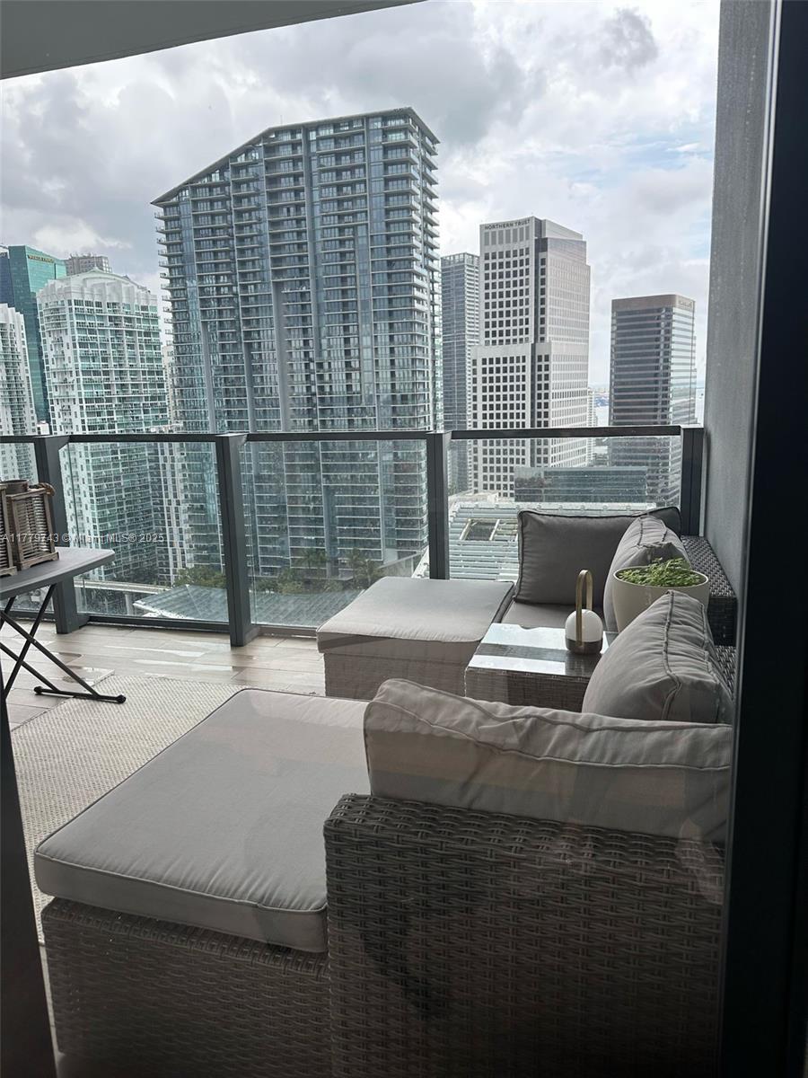Rental Property at 88 Sw 7th St 2509, Miami, Broward County, Florida - Bedrooms: 2 
Bathrooms: 2  - $6,300 MO.